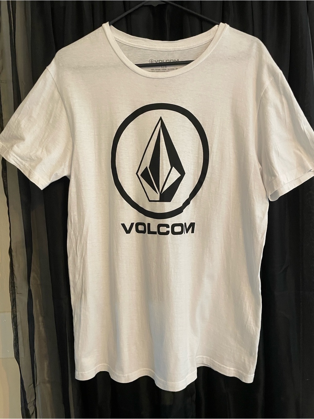 NWOT Volcom Pristinely White Logo T (L)